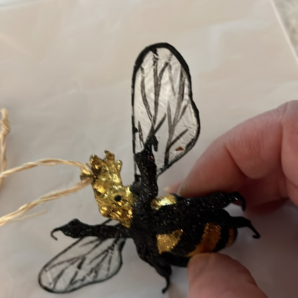 Cody Foster Queen Bee Ornament - Picture 7 of 10
